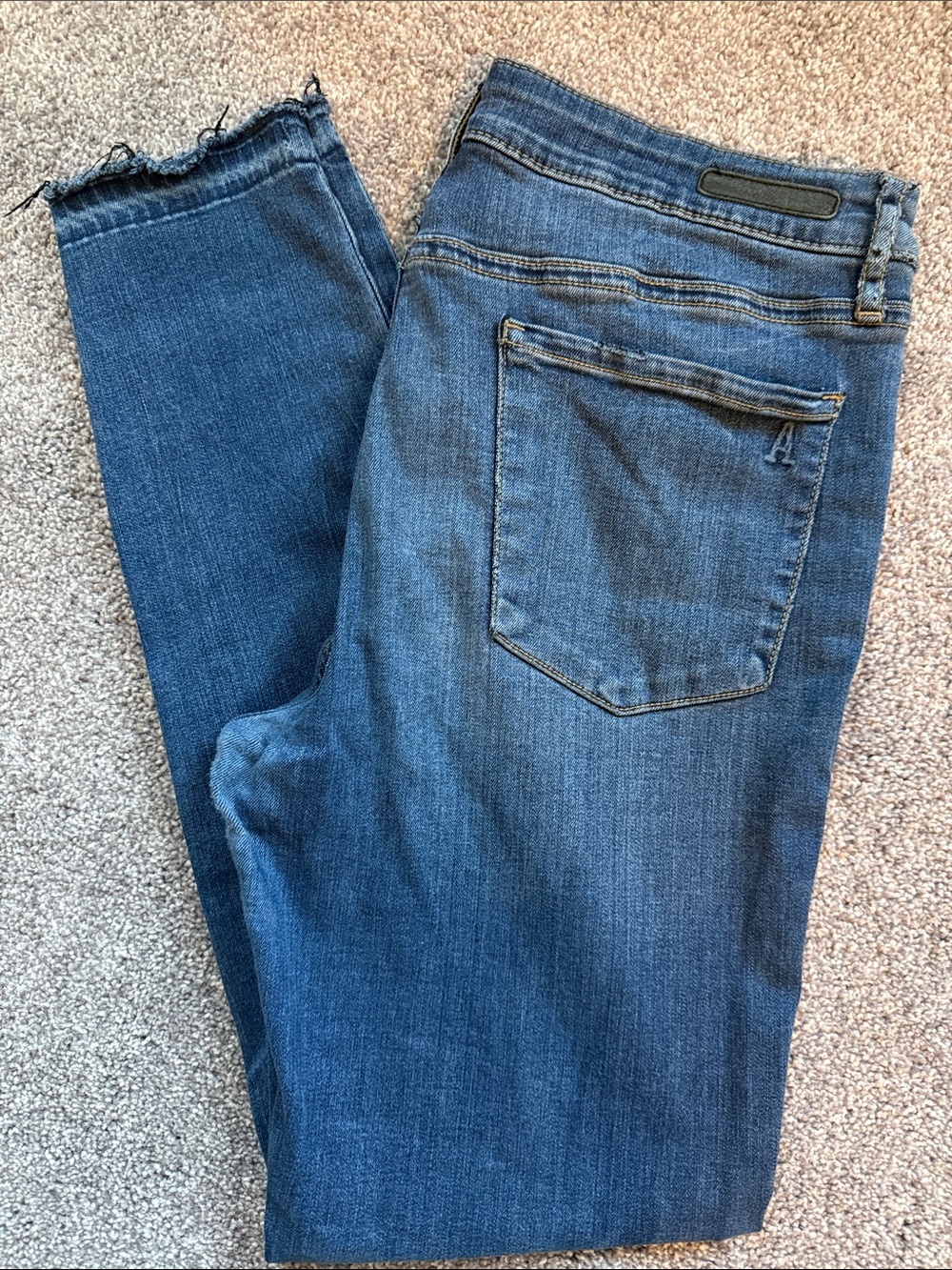 Articles Of Society Dark Blue Women's Skinny Jeans with Knee Rip
